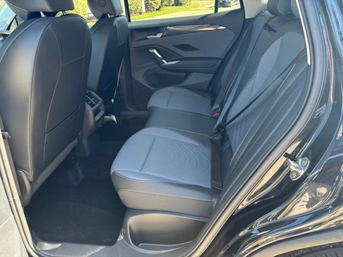 Used 2026 Volkswagen Tiguan SE FWD image 27