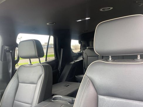 Used 2024 GMC Yukon SLT w/ SLT Luxury Package AWD/4WD image 37