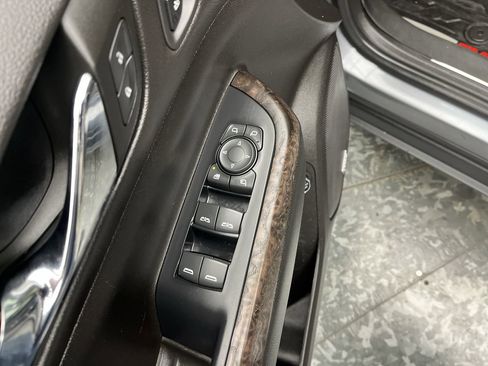 Certified 2022 GMC Acadia Denali w/ Denali Ultimate Package image 10