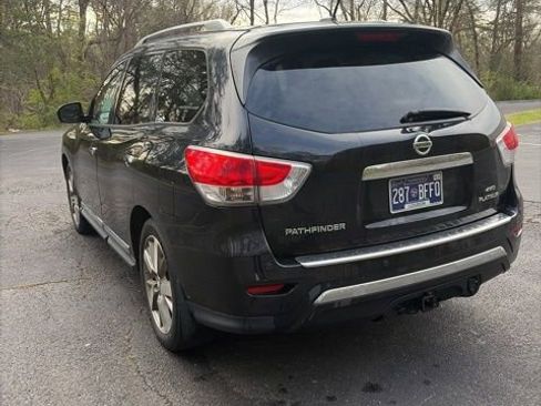 Used 2015 Nissan Pathfinder Platinum w/ Family Entertainment Package image 10