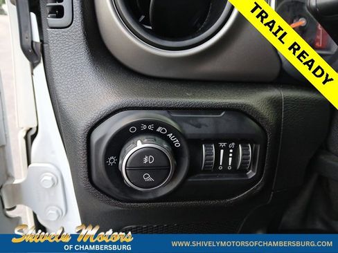 Certified 2020 Jeep Gladiator Sport w/ Quick Order Package 24S image 28