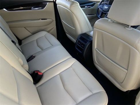 Used 2017 Cadillac XT5 FWD image 14