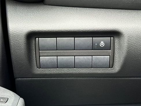 Used 2022 Nissan Kicks SR w/ Premium Package image 32