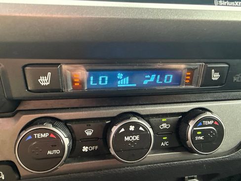 Used 2020 Toyota Tacoma 4x4 Double Cab image 17