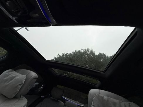 Used 2022 Mercedes-Benz S 580 4MATIC Sedan w/ AMG Line Package image 29