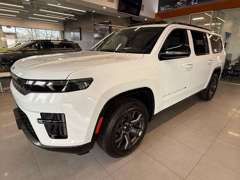 New 2026 Jeep Grand Wagoneer L Limited AWD/4WD image 2