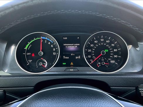 Used 2013 Volkswagen GTI w/Sunroof & Navi image 20