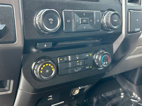 Used 2017 Ford F150 XLT RWD image 32