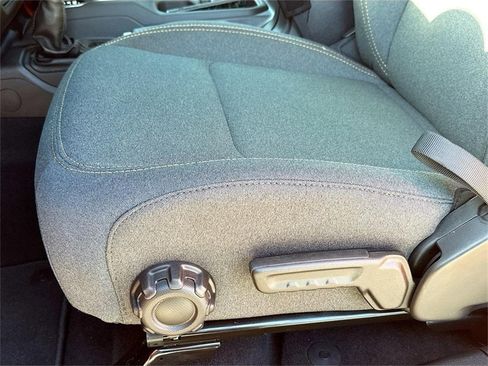 New 2025 Jeep Gladiator Sport image 18