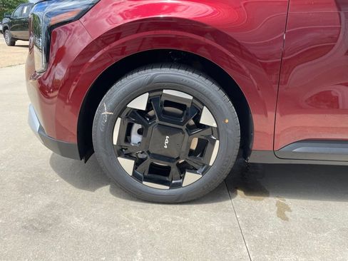 New 2026 Kia Carnival EX FWD image 16