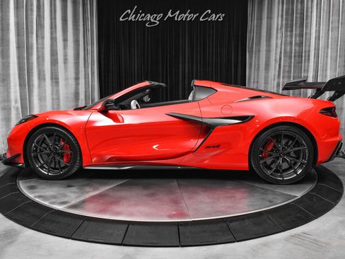 Used 2026 Chevrolet Corvette ZR1 w/ ZR1 Carbon Fiber Aero Package image 34