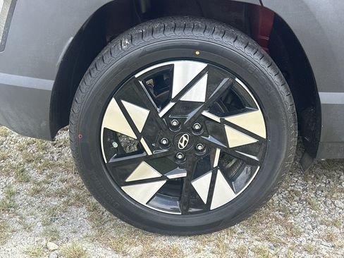 Used 2025 Hyundai Kona SEL FWD image 17