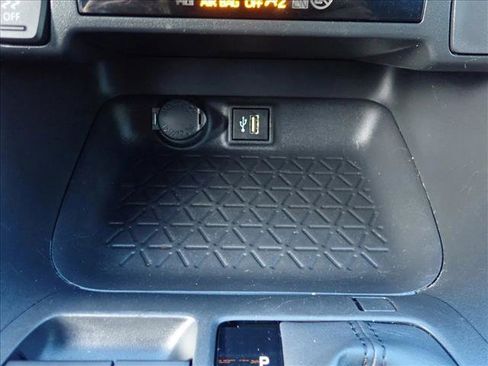 Used 2025 Toyota RAV4 LE AWD/4WD image 18