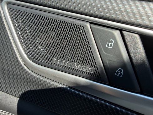 Used 2025 Volkswagen Atlas Cross Sport SEL Premium R-Line image 16