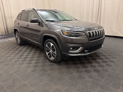 Used 2019 Jeep Cherokee Overland image 3