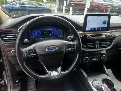 Used 2020 Ford Escape Titanium w/ Titanium Premium Package 2.0 AWD/4WD image 13