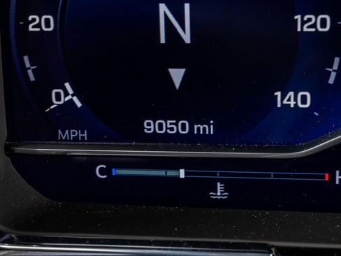 Used 2025 Chevrolet Silverado 2500 LTZ w/ LTZ Plus Package image 20