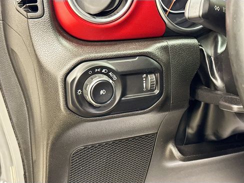 Used 2023 Jeep Wrangler Unlimited Rubicon w/ Cold Weather Group AWD/4WD image 10