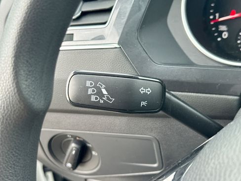 Used 2021 Volkswagen Tiguan S FWD image 33