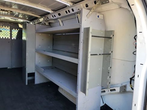 Used 2019 Chevrolet Express 3500 Extended w/ Driver Convenience Package image 18