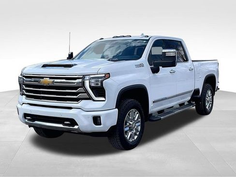 Certified 2024 Chevrolet Silverado 2500 High Country w/ High Country Premium Package AWD/4WD image 3