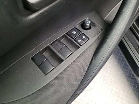 Used 2022 Toyota Corolla LE FWD image 27