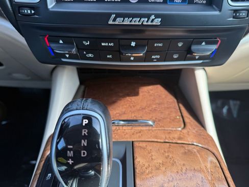 Used 2017 Maserati Levante S AWD/4WD image 20
