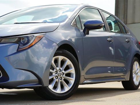 Used 2022 Toyota Corolla XLE FWD image 9