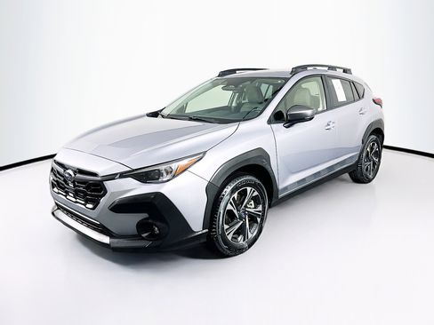 Used 2024 Subaru Crosstrek 2.0i Premium image 3