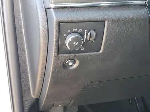 Used 2019 Jeep Grand Cherokee Limited image 15