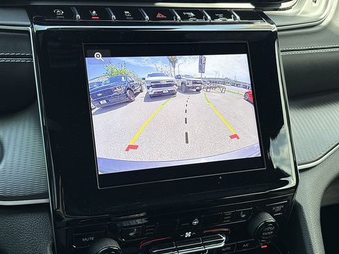 Used 2023 Jeep Grand Cherokee Altitude RWD image 22