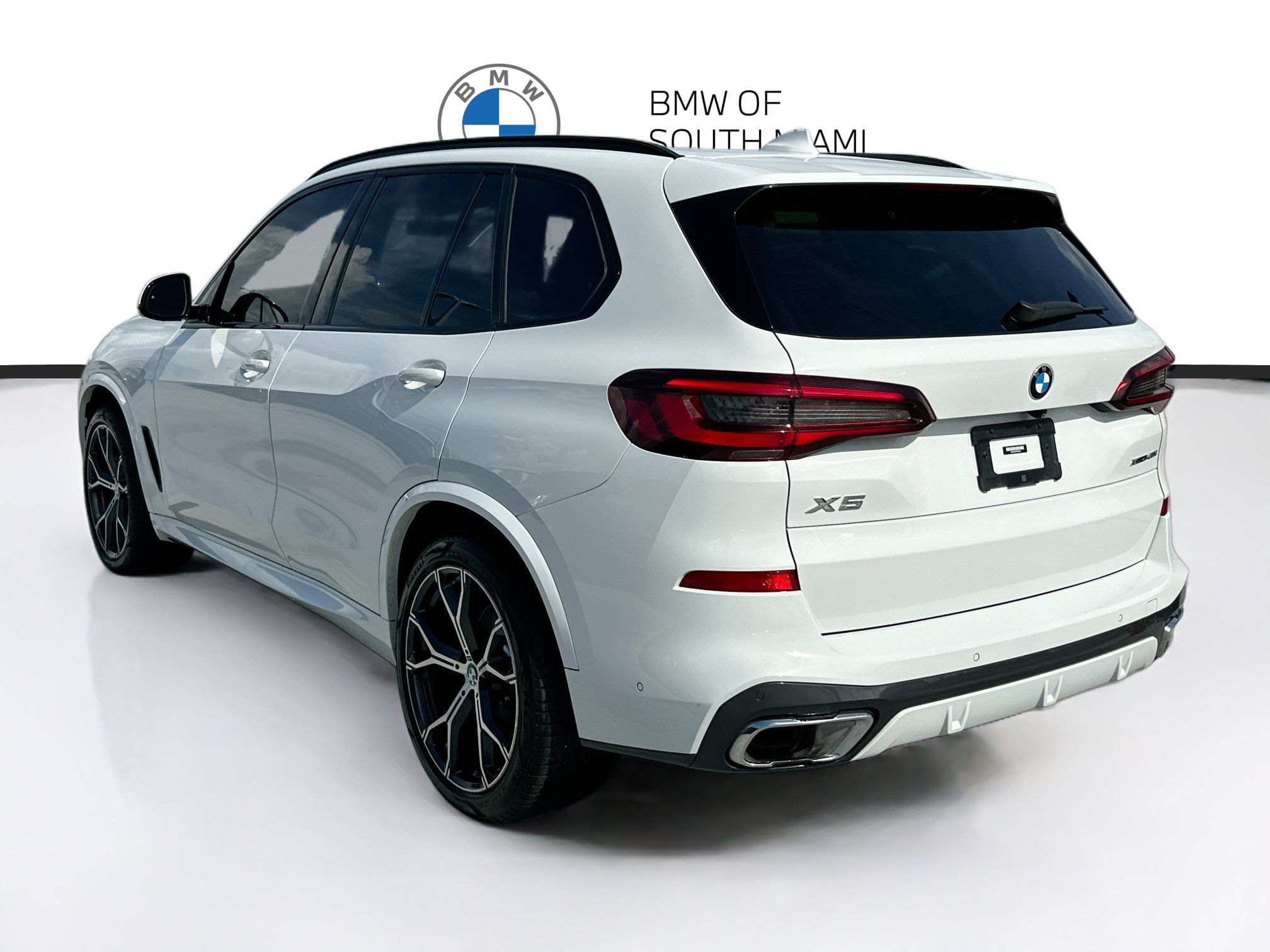 Certified 2023 BMW X5 xDrive40i w/ M Sport Package AWD/4WD image 5