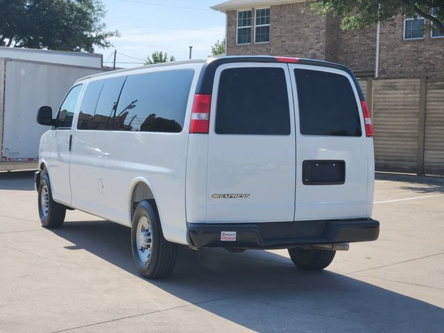 Used 2025 Chevrolet Express 3500 LS RWD image 3