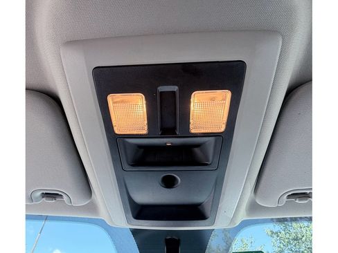 Used 2019 RAM 1500 Classic SLT AWD/4WD image 18