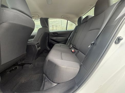Used 2025 Toyota Corolla LE image 28