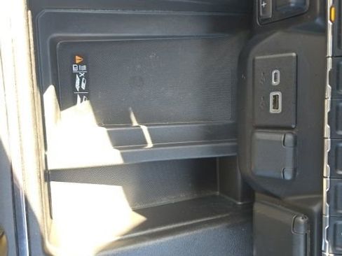 Used 2021 Chevrolet Silverado 1500 High Country w/ Z71 Off-Road Package image 16