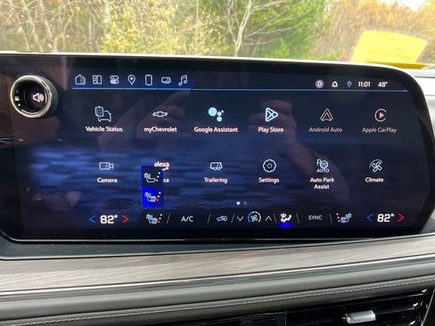 Used 2025 Chevrolet Tahoe Z71 image 17