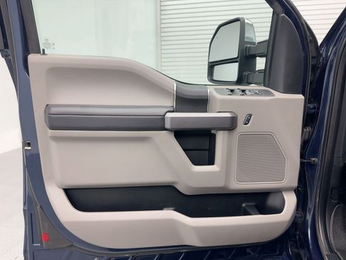 Used 2019 Ford F250 XLT w/ XLT Value Package image 21