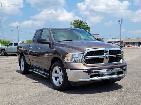 Used 2018 RAM 1500 Classic SLT AWD/4WD image 16
