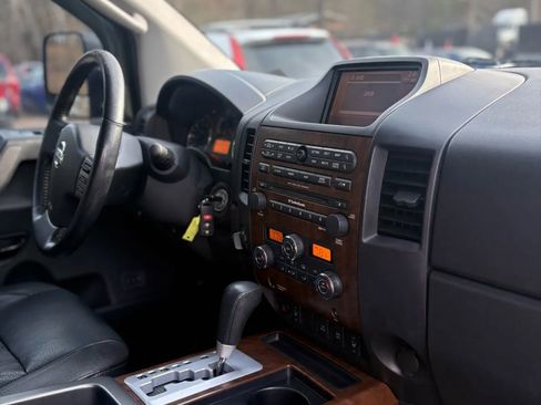 Used 2011 Nissan Titan SL w/ SL Technology Pkg image 16