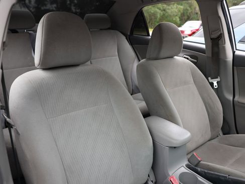 Used 2010 Toyota Corolla LE FWD image 16