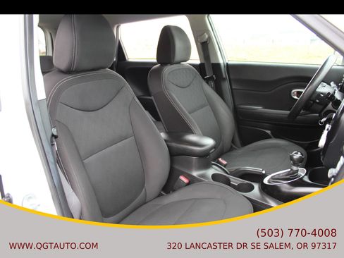 Used 2016 Kia Soul EV w/ Convenience Package image 19