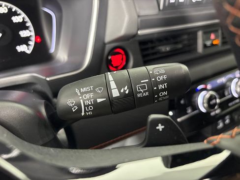 Used 2025 Honda Pilot Sport image 17