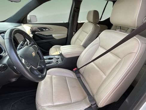 Used 2022 Chevrolet Traverse Premier w/ LPO, Floor Liner Package FWD image 17