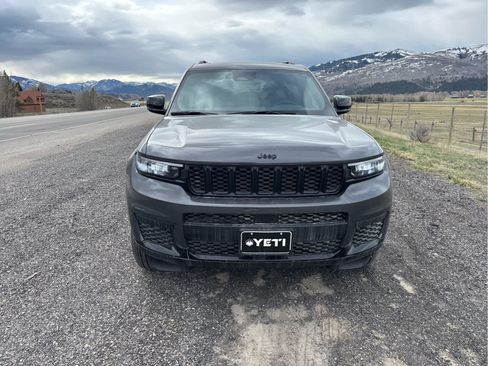 New 2025 Jeep Grand Cherokee L Altitude image 26