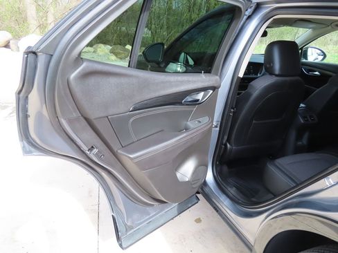 Certified 2022 Buick Envision Preferred AWD/4WD image 27