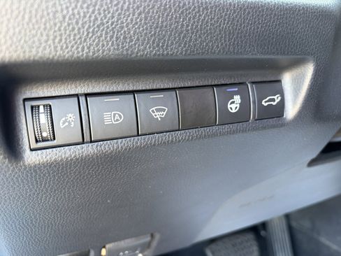 Used 2021 Toyota RAV4 XLE Premium AWD/4WD image 27