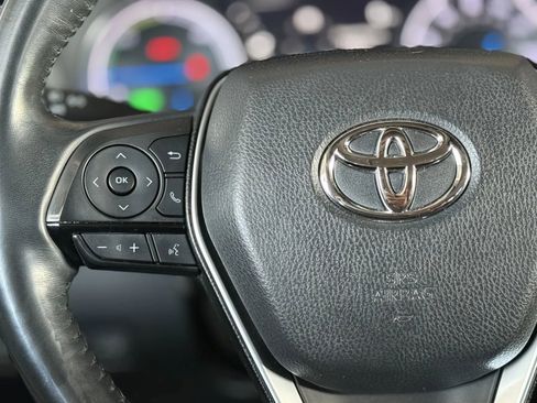 Used 2021 Toyota Venza Limited image 23