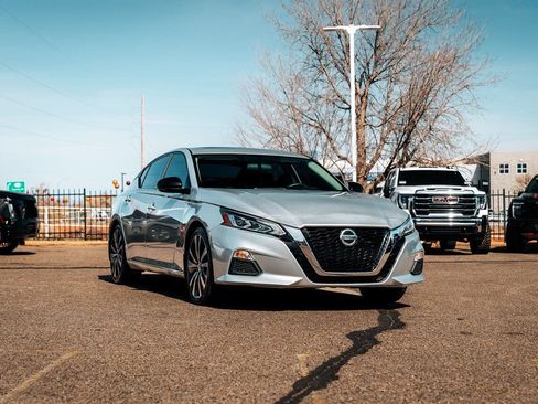 Used 2019 Nissan Altima 2.5 SR w/ SR Premium Package image 1
