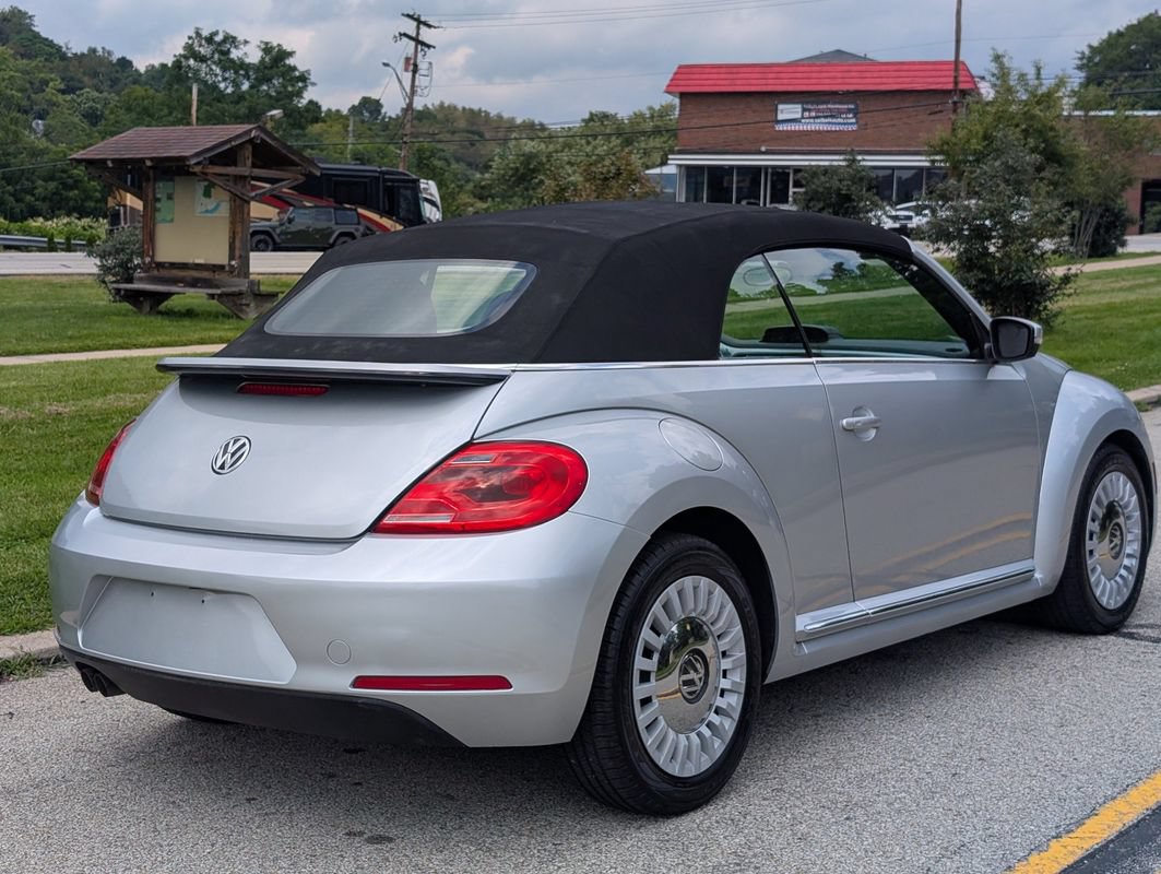 Used 2014 Volkswagen Beetle TDI FWD image 5